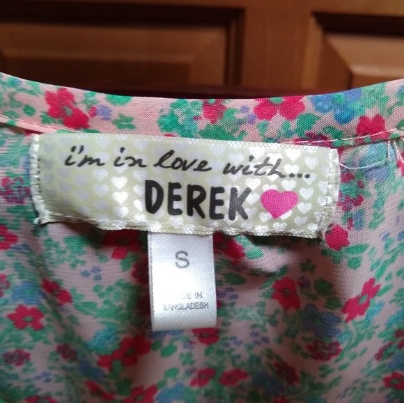 Woman's Blouse - Picture 2 of 4